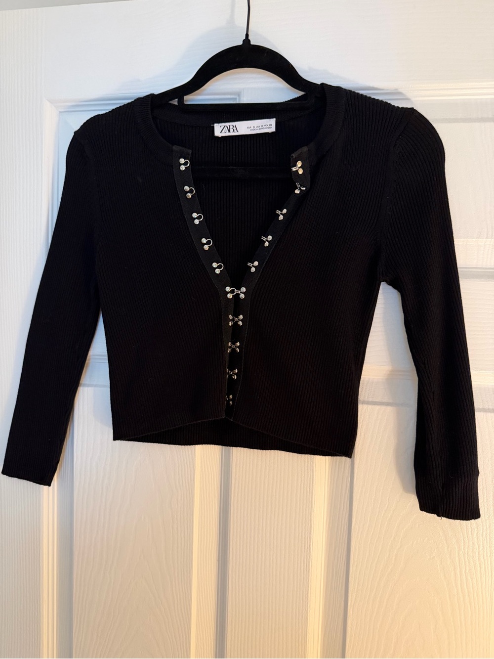 Zara Black Ribbed Hook-and-Eye Cropped Cardigan